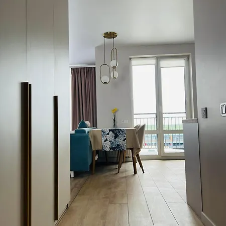 Ice Gardens Apartment *